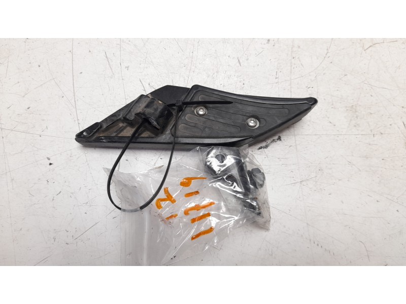 Recambio de estribera izquierda para piaggio (vespa) piaggio medley 125 medley 125ie iget referencia OEM IAM 1B002071000H4  