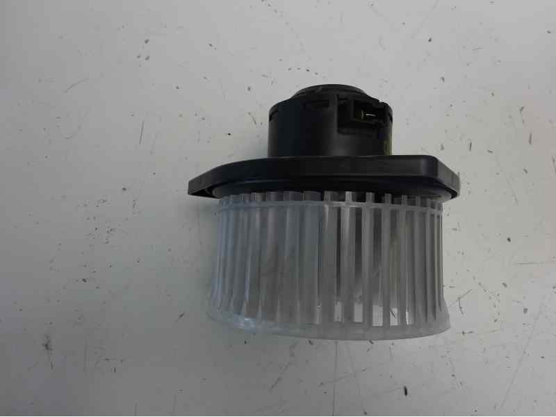Recambio de ventilador calefaccion para ssangyong rodius 2.0 td cat referencia OEM IAM 40510402  