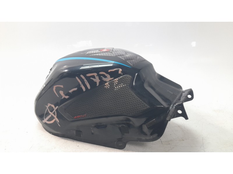 Recambio de deposito combustible para honda cbr 650r cbr 650r referencia OEM IAM 17500MKYD00ZA  