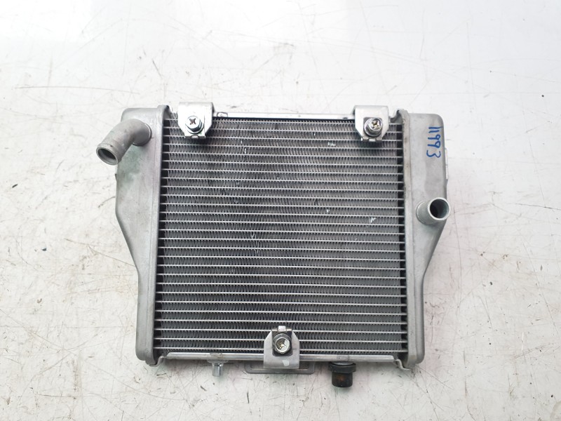Recambio de radiador agua para honda adv 350 referencia OEM IAM 19010K1BT01  