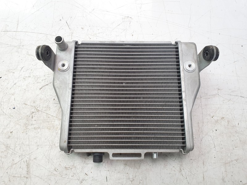 Recambio de radiador agua para honda adv 350 referencia OEM IAM 19010K1BT01  