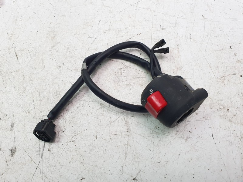 Recambio de piña luces derecha para honda adv 350 referencia OEM IAM 35130K2LD01  