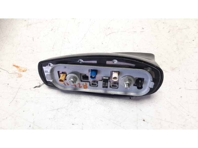 Recambio de antena para land rover range rover velar 2.0 turbo cat referencia OEM IAM GJ3219C089DB  