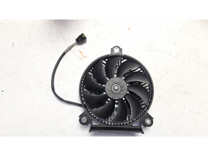Recambio de electroventilador para honda adv 350 referencia OEM IAM 19020MGSD31  