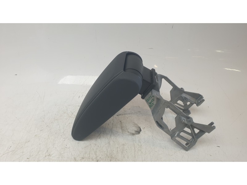 Recambio de apoyabrazos central para audi q3 sportback (f3n) 35 tdi referencia OEM IAM 83A864207A  