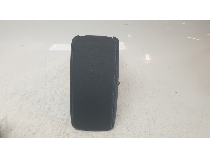 Recambio de apoyabrazos central para audi q3 sportback (f3n) 35 tdi referencia OEM IAM 83A864207A  