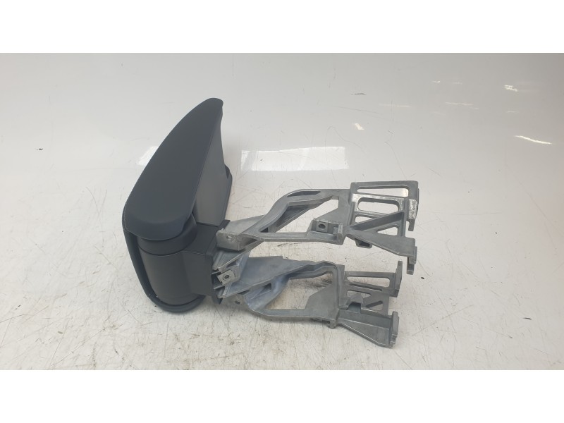 Recambio de apoyabrazos central para audi q3 sportback (f3n) 35 tdi referencia OEM IAM 83A864207A  
