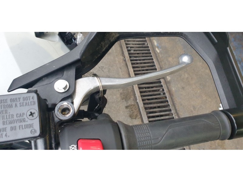 Recambio de maneta derecha para honda adv 350 referencia OEM IAM 53175K04931  