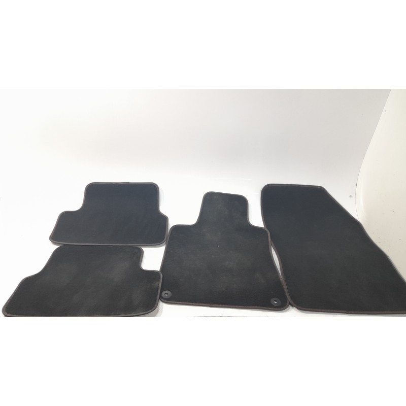 Recambio de juego alfombrillas para peugeot 308 ii (lb_, lp_, lw_, lh_, l3_) 1.6 gti (l35gnh) referencia OEM IAM 16105451ZD  