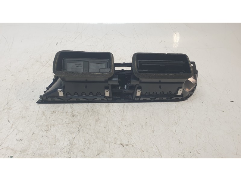 Recambio de aireador central para audi q3 sportback (f3n) 35 tdi referencia OEM IAM 83B8209036PS  