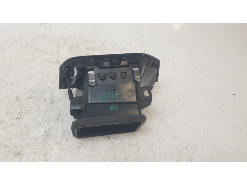 Recambio de aireador derecho para audi q3 sportback (f3n) 35 tdi referencia OEM IAM 83B8209026PS  