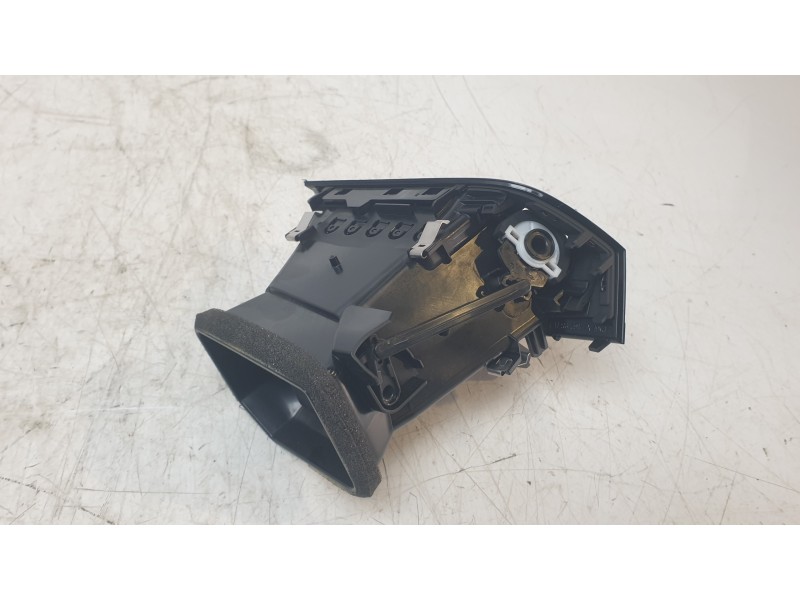 Recambio de aireador derecho para audi q3 sportback (f3n) 35 tdi referencia OEM IAM 83B8209016PS  