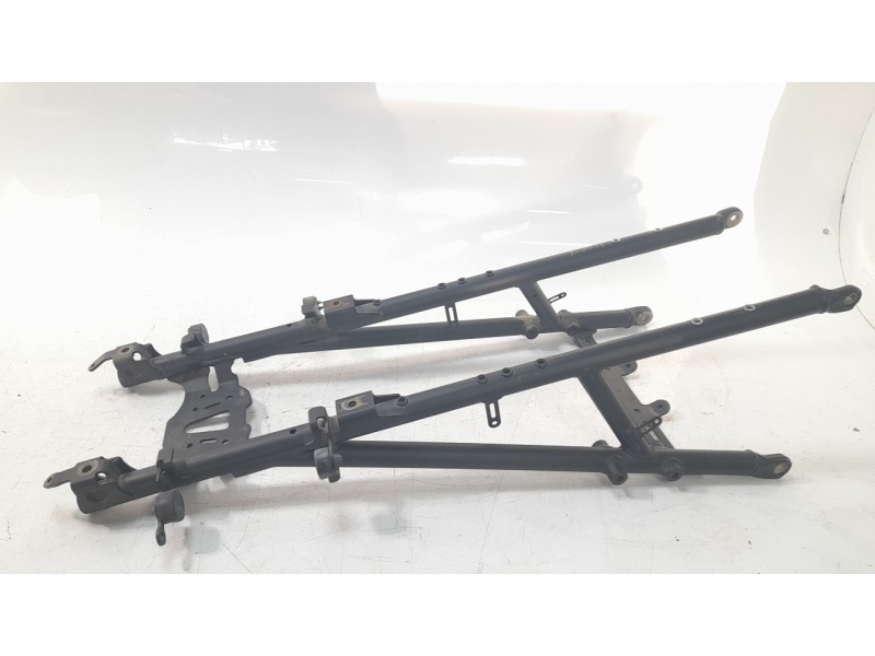 Recambio de subchasis trasero para yamaha tracer 900 referencia OEM IAM B5C211900000  