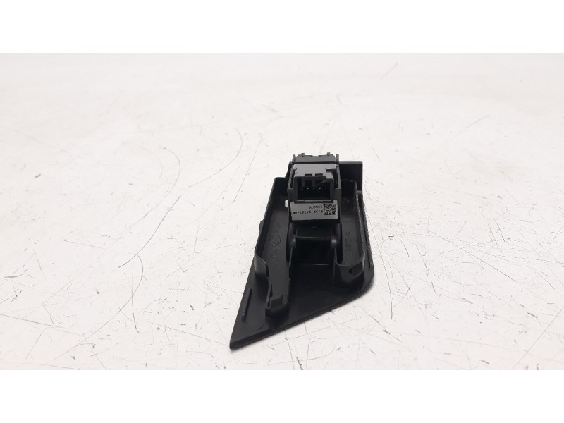 Recambio de mando elevalunas trasero derecho para land rover evoque 2.0 turbo cat referencia OEM IAM BJ3214717AB  