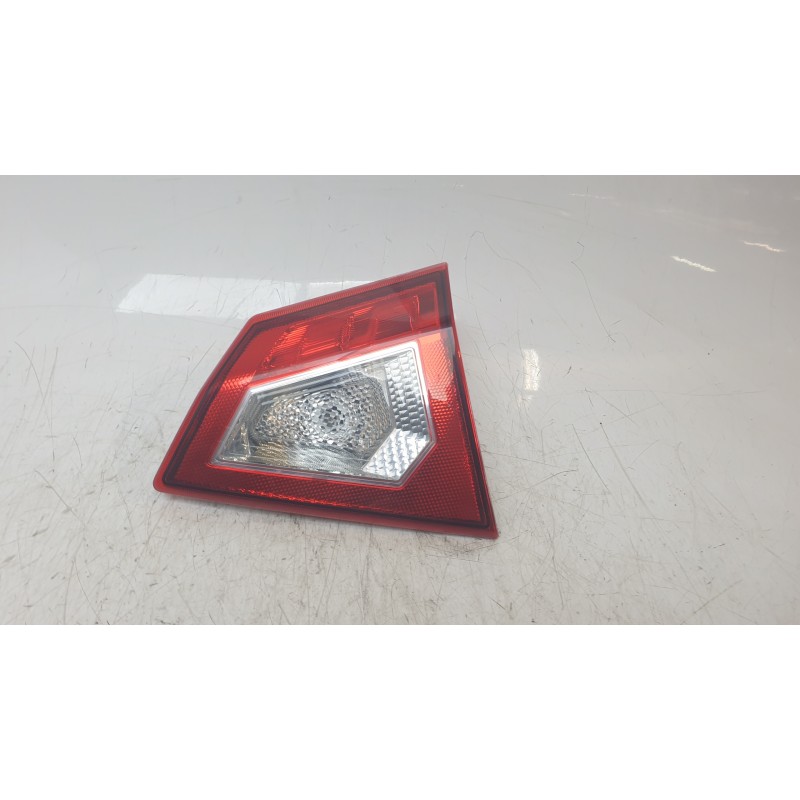 Recambio de piloto trasero derecho interior para suzuki vitara (ly) 1.6 (apk 416) referencia OEM IAM 3625454P01000  