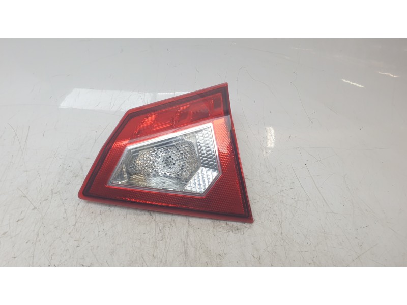 Recambio de piloto trasero derecho interior para suzuki vitara (ly) 1.6 (apk 416) referencia OEM IAM 3625454P01000  