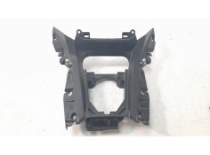 Recambio de moldura para honda adv 350 referencia OEM IAM 8121K2LD000  