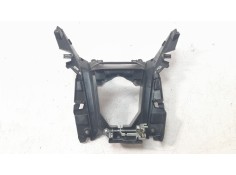 Recambio de moldura para honda adv 350 referencia OEM IAM 8121K2LD000   2