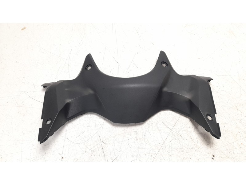 Recambio de moldura para honda africa twin referencia OEM IAM 64611MKKD20  