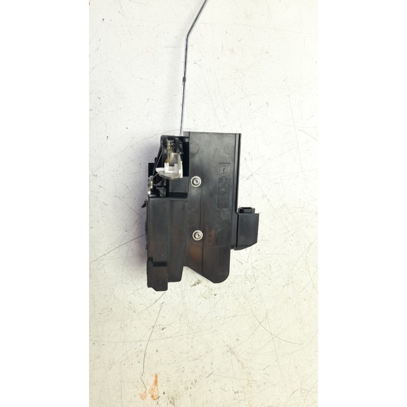 Recambio de cerradura puerta trasera izquierda para dacia sandero iii 1.0 tce 90 eco-g referencia OEM IAM 825033052R  