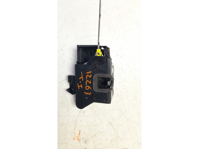 Recambio de cerradura puerta trasera izquierda para dacia sandero iii 1.0 tce 90 eco-g referencia OEM IAM 825033052R  