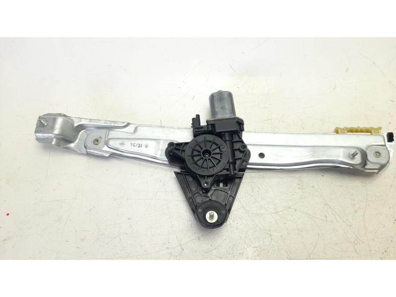 Recambio de elevalunas trasero izquierdo para dacia sandero iii 1.0 tce 90 eco-g referencia OEM IAM 827217099R  