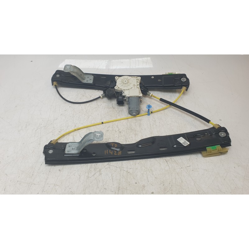 Recambio de elevalunas trasero derecho para land rover range rover velar 2.0 turbo cat referencia OEM IAM J8A227000AE  