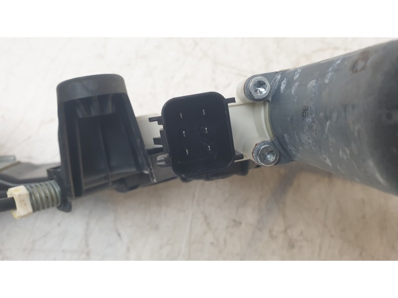 Recambio de elevalunas trasero derecho para land rover range rover velar 2.0 turbo cat referencia OEM IAM J8A227000AE  