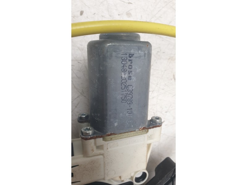 Recambio de elevalunas trasero derecho para land rover range rover velar 2.0 turbo cat referencia OEM IAM J8A227000AE  