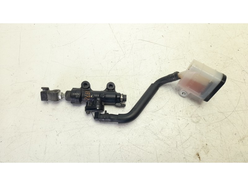Recambio de bomba freno trasera para honda cbr 650r cbr 650r referencia OEM IAM 43510MKND51  