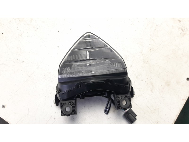 Recambio de piloto trasero central para honda cb 500f referencia OEM IAM 226187788  