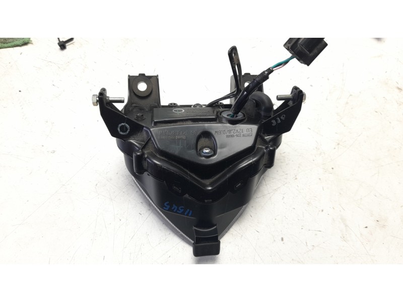 Recambio de piloto trasero central para honda cb 500f referencia OEM IAM 226187788  