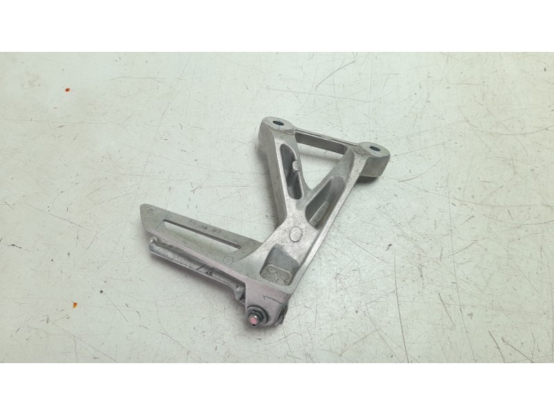 Recambio de estribo lateral para honda cb 500f referencia OEM IAM 50725MJWJ00  