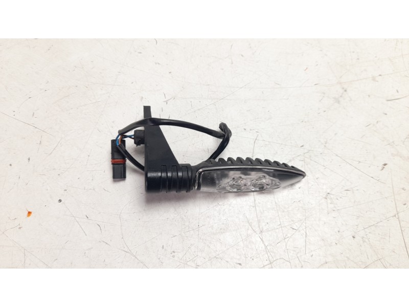 Recambio de piloto trasero derecho para bmw f ( - 800cc) f 700 gs (k70) referencia OEM IAM 63138534353  