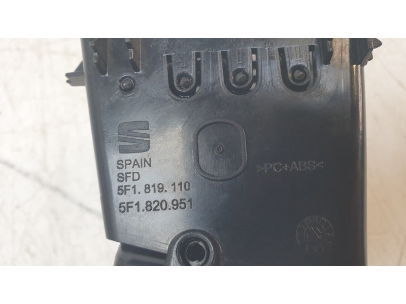 Recambio de asiento para seat leon (5f1) 1.5 tsi referencia OEM IAM 5F1819110  