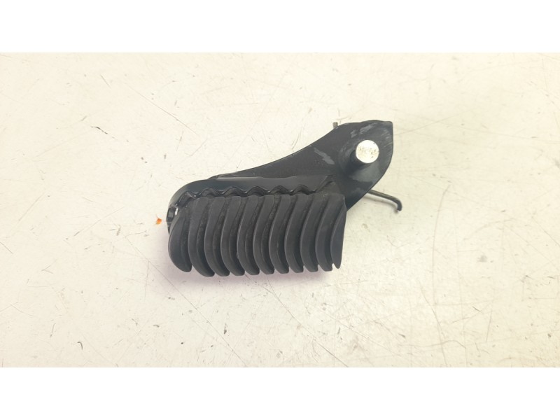 Recambio de estribo lateral para bmw f ( - 800cc) f 700 gs (k70) referencia OEM IAM 46717701199  