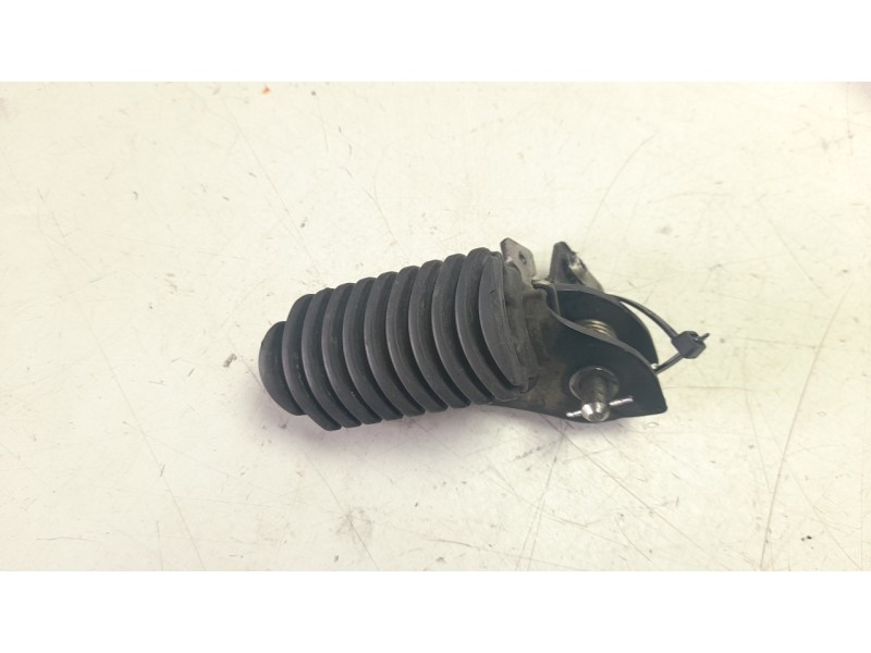 Recambio de estribo lateral para bmw f ( - 800cc) f 700 gs (k70) referencia OEM IAM 46717705653  