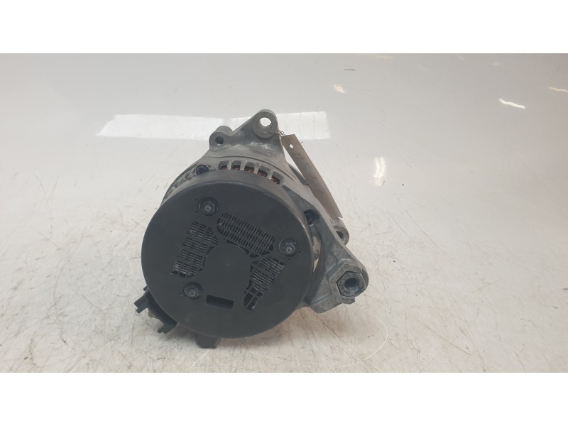 Recambio de alternador para bmw 1 (f40) 118 d referencia OEM IAM 12317640132  alf530504