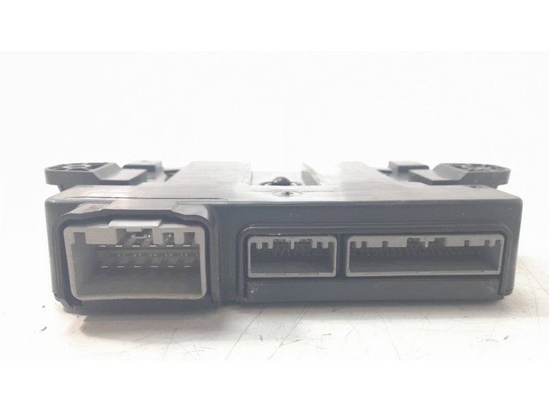 Recambio de modulo electronico para land rover range rover velar 2.0 turbo cat referencia OEM IAM 5E0770637  