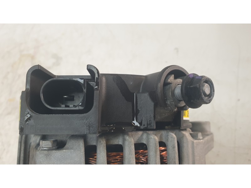 Recambio de alternador para hyundai tucson (nx) klass 2wd referencia OEM IAM 373002M520  