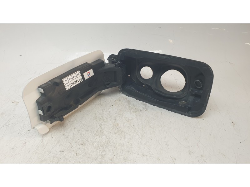 Recambio de tapa exterior combustible para peugeot rifter 1.5 bluehdi 100 referencia OEM IAM 9817924480  