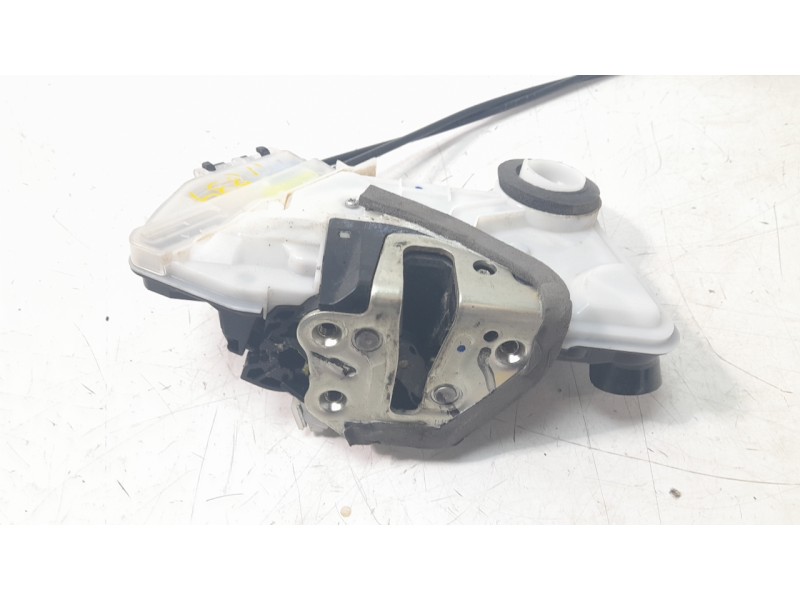 Recambio de cerradura puerta delantera derecha para toyota hilux (gun1) doble cabina dlx 4x4 referencia OEM IAM 6903002480  