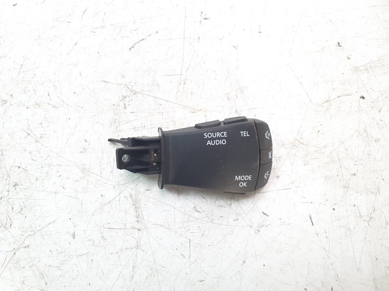 Recambio de mando multifuncion para renault megane iv hatchback (b9a/m/n_) 1.3 tce 140 (b9nb) referencia OEM IAM 255520229R  
