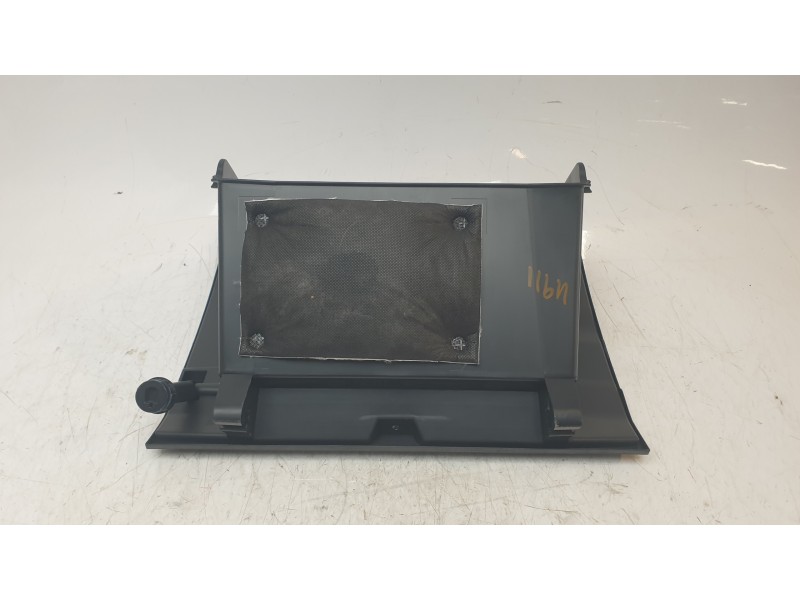 Recambio de guantera para mazda 3 sedán (bp) evolution referencia OEM IAM BEPN6403002  