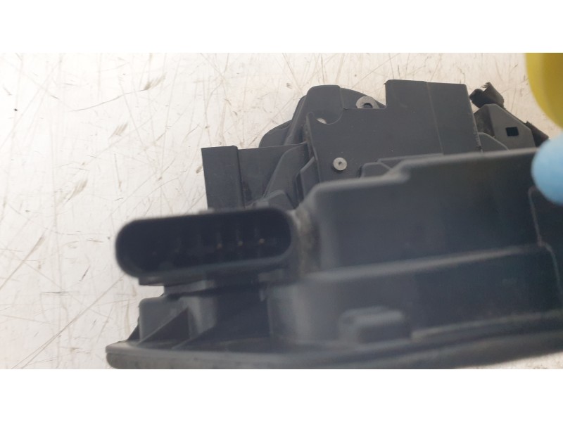 Recambio de cerradura puerta delantera izquierda para bmw serie 1 lim. (f40) 120i referencia OEM IAM 51217956135  