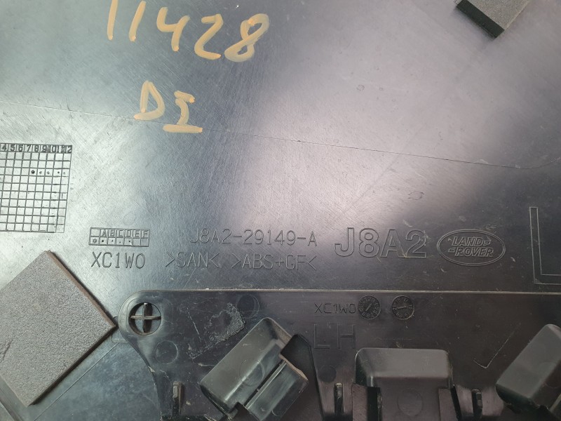 Recambio de moldura para land rover range rover velar 2.0 turbo cat referencia OEM IAM J8A229149A  