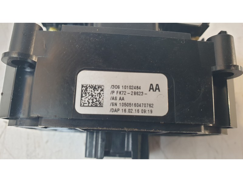 Recambio de palanca freno para land rover discovery sport hse referencia OEM IAM LR060857  