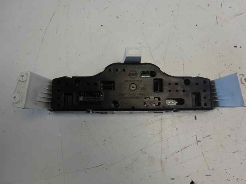 Recambio de pantalla multifuncion para ssangyong rodius 2.0 td cat referencia OEM IAM 8026021831 26000033210S 