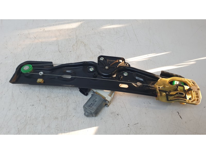 Recambio de elevalunas trasero izquierdo para land rover discovery sport hse referencia OEM IAM FK7227001AC  