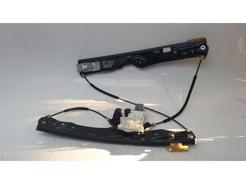 Recambio de elevalunas delantero izquierdo para land rover discovery sport hse referencia OEM IAM FK7223201AC  